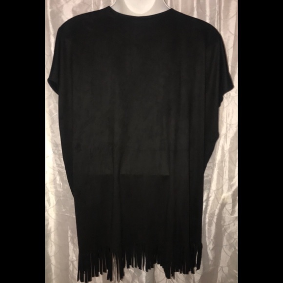 ⬇️Cupio Black faux suede fringe trim vest - Picture 4 of 6